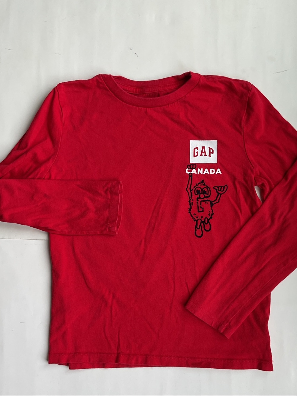 GAP Canada Long-Sleeve  Graphic Tee